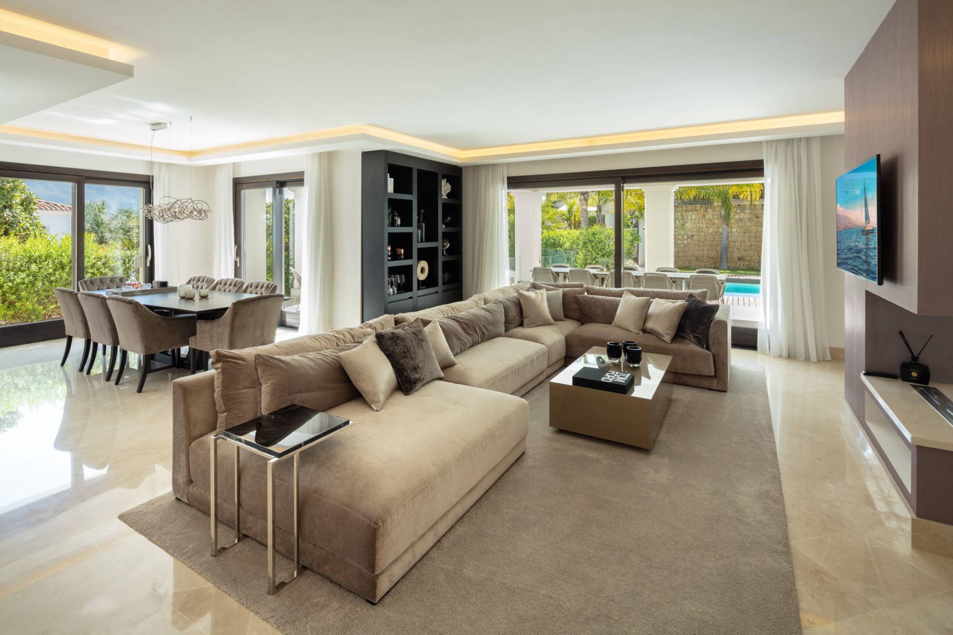 Casa de 4 Dormitorios y 6 Baños en venta en Nueva Andalucía, Marbella