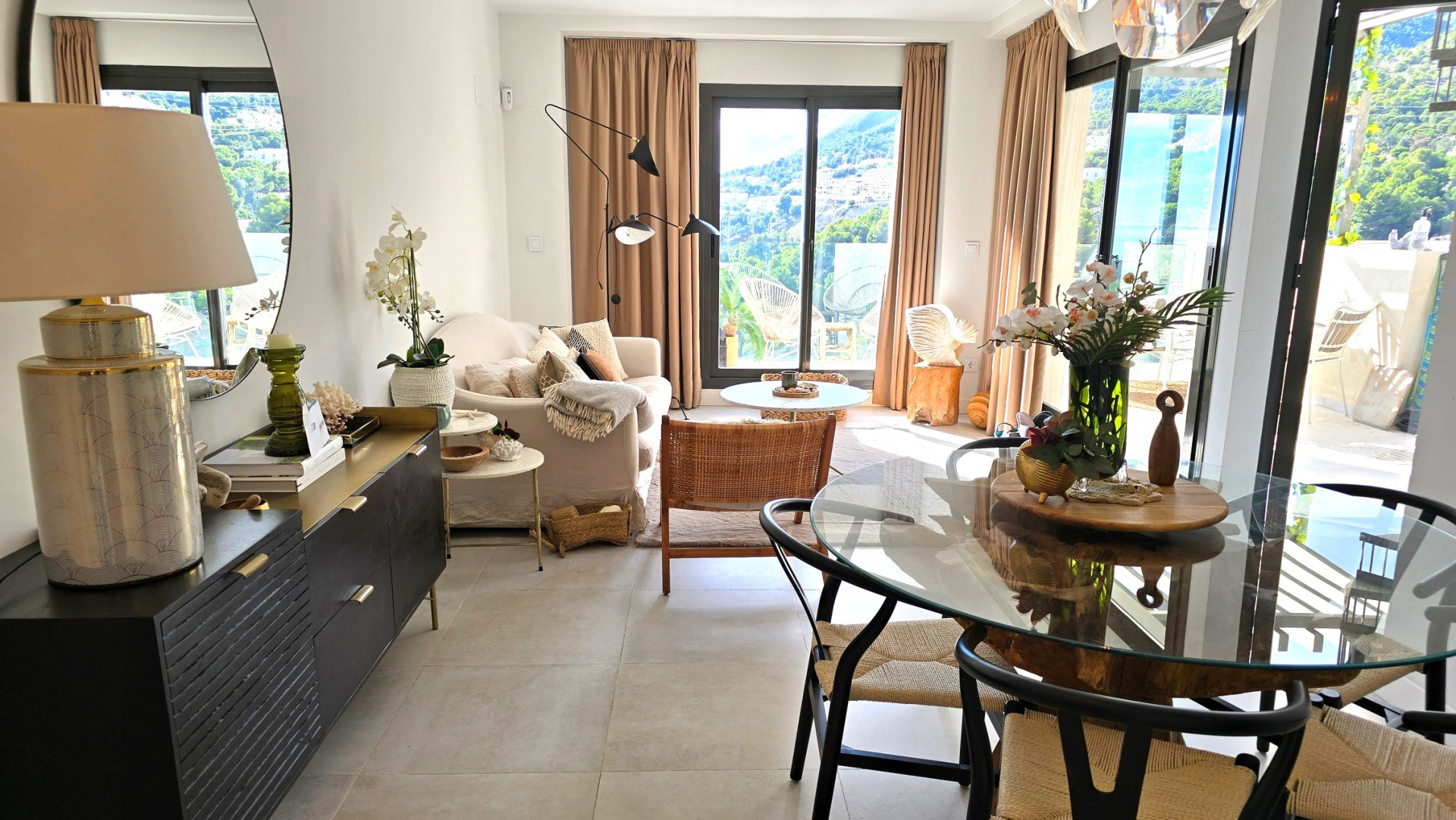 Piso de 2 Dormitorios en venta en Benalmádena