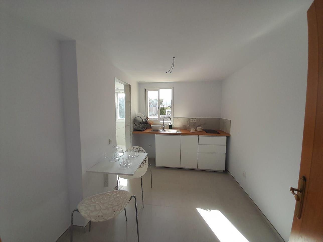 Piso de 4 Dormitorios y 2 Baños en venta en Cala de Bou, Sant Antoni de Portmany