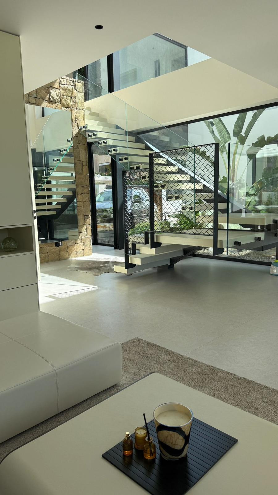 5 Bed - Villa for Sale in Marbella Golden Mile