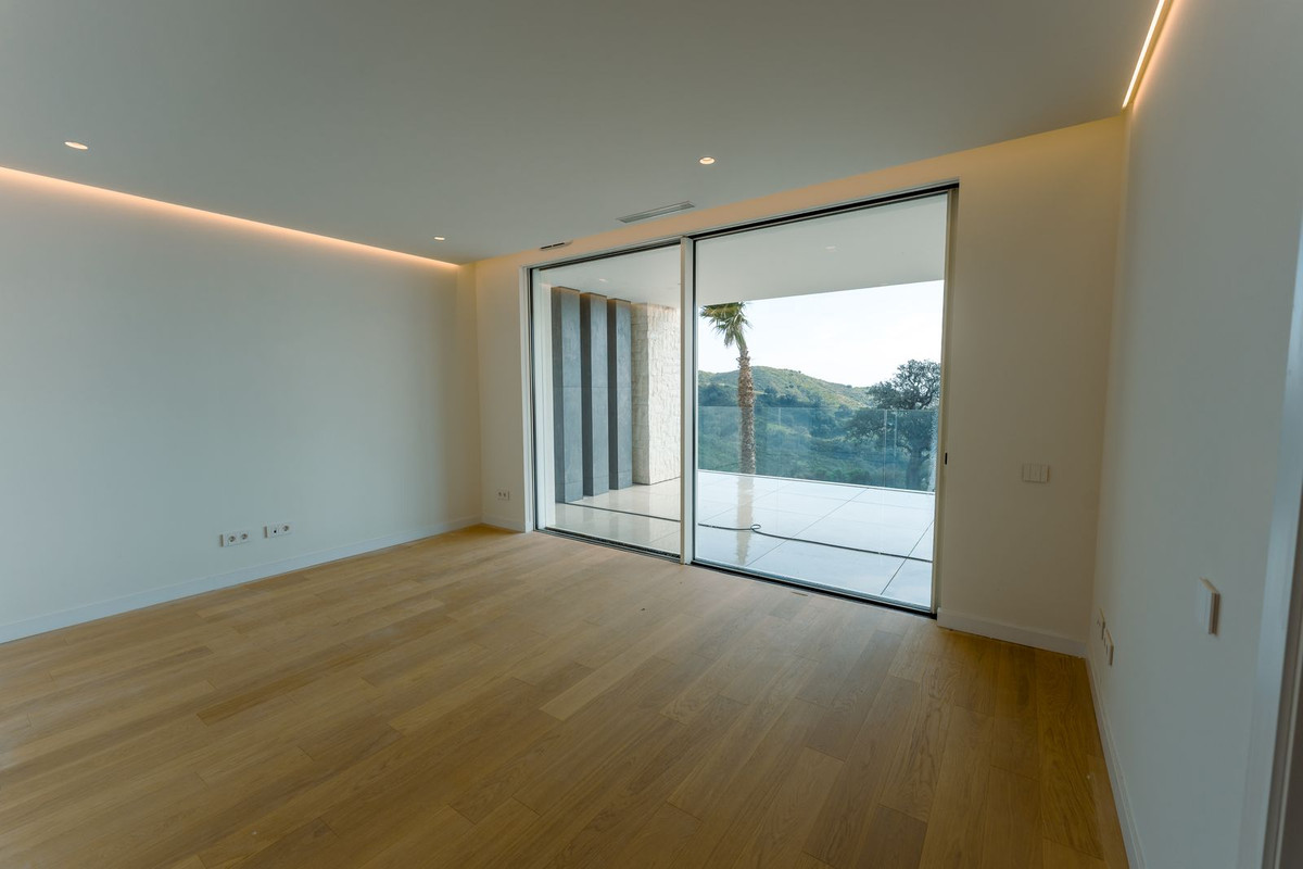 Piso de 4 Dormitorios y 4 Baños en venta en Ojén