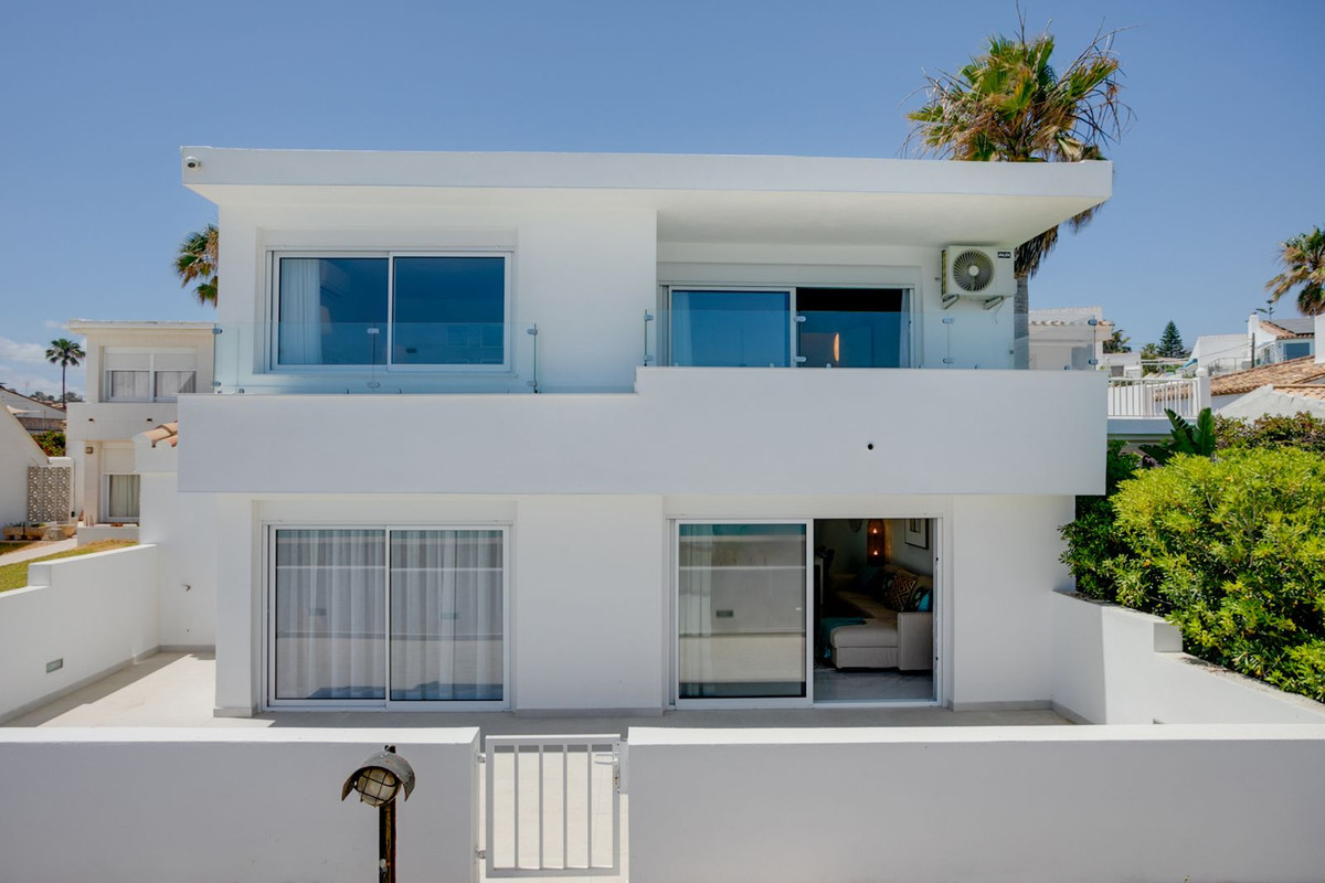Casa de 3 Dormitorios en venta en Estepona