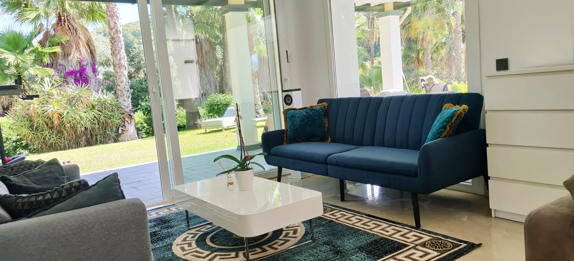 Piso de 2 Dormitorios y 2 Baños en venta en La Quinta, Benahavís