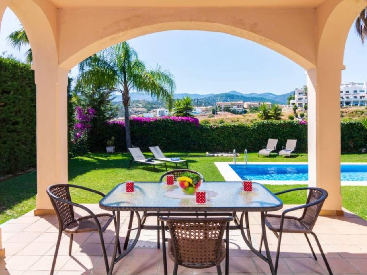 3 Bed, 3 Bath - Townhouse for Sale in La Alqueria, Estepona
