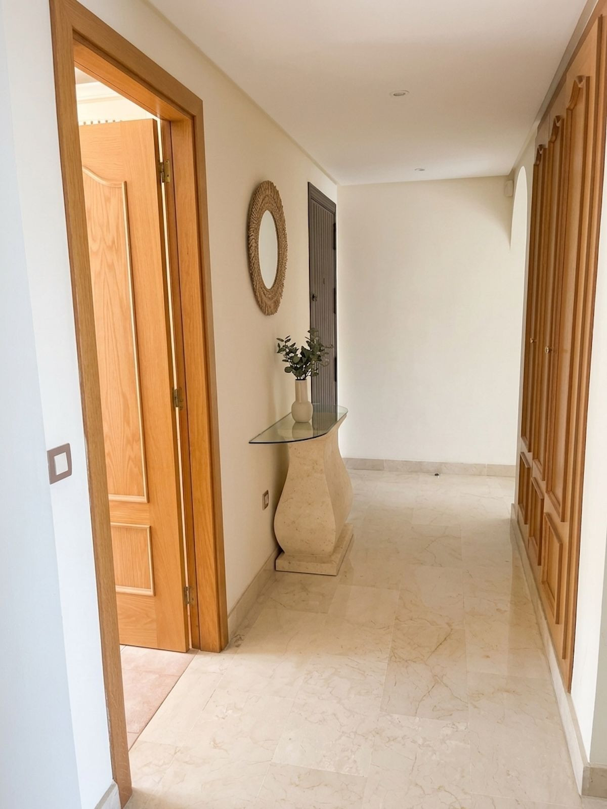 Piso de 2 Dormitorios y 2 Baños en venta en Benahavís