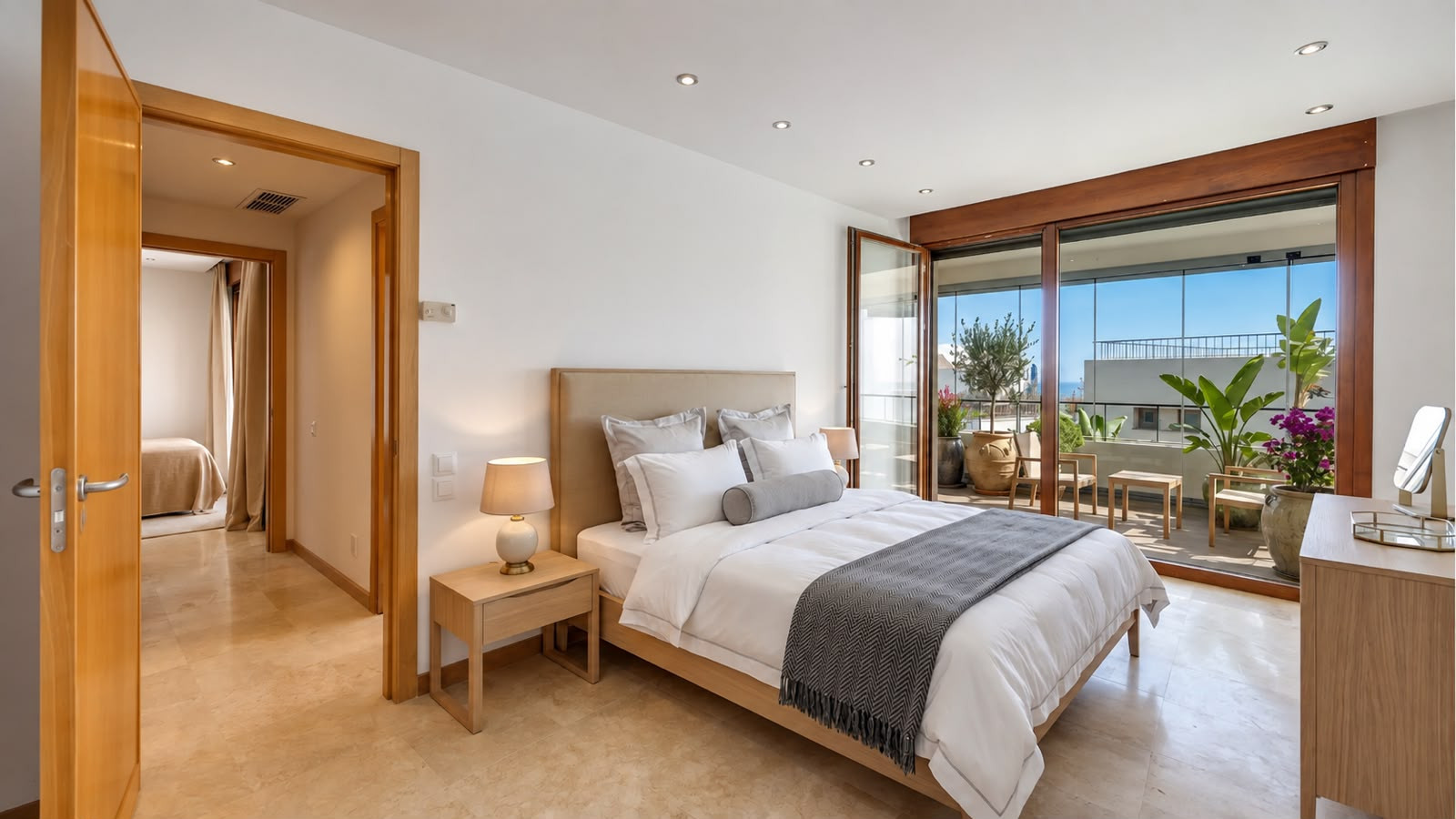Piso de 3 Dormitorios y 2 Baños en venta en Marbella