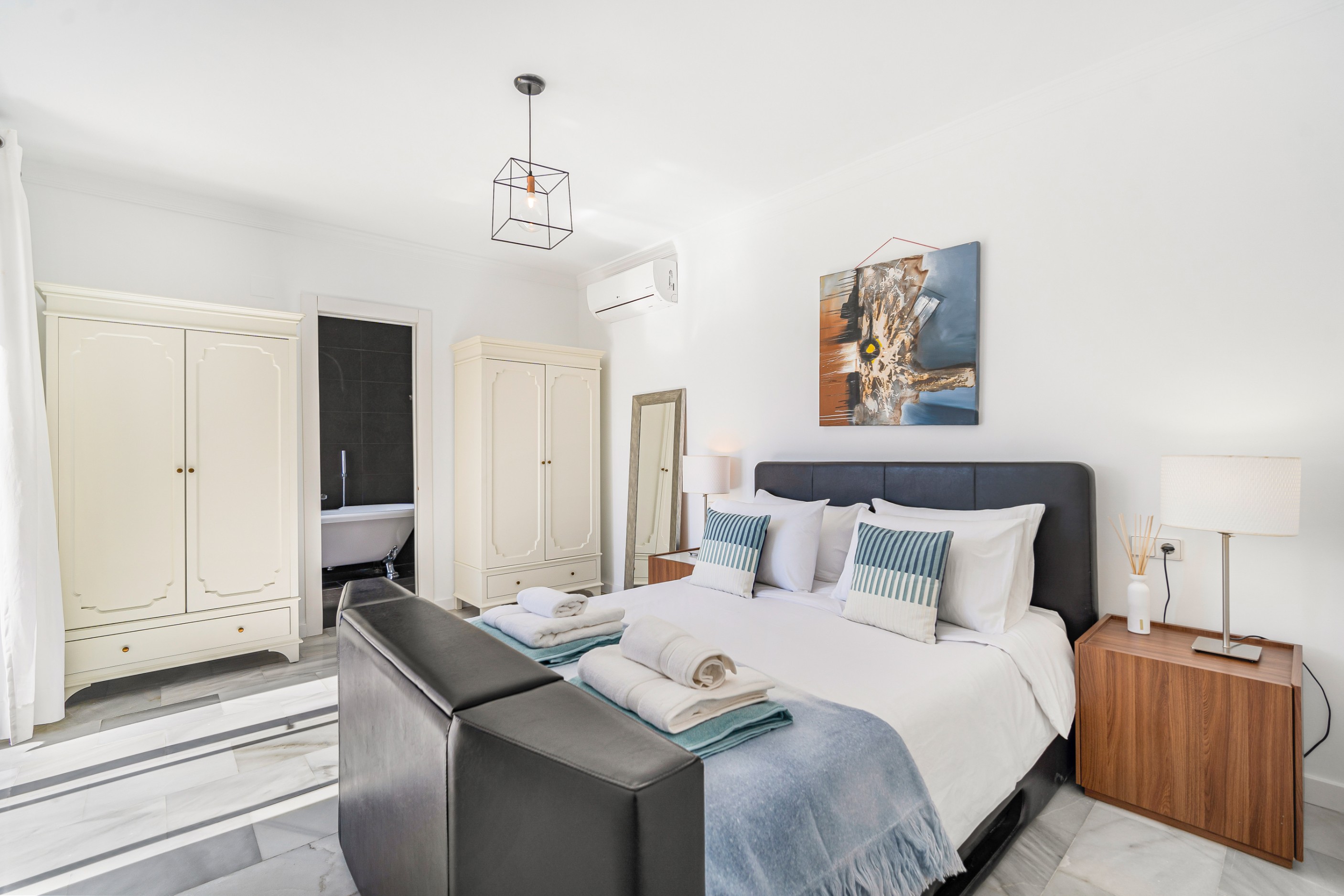 Casa de 4 Dormitorios y 5 Baños en venta en Nueva Andalucía, Marbella
