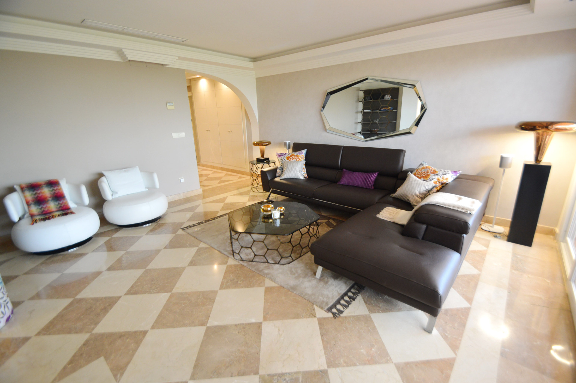 Piso de 3 Dormitorios y 3 Baños en venta en Nueva Andalucía, Marbella