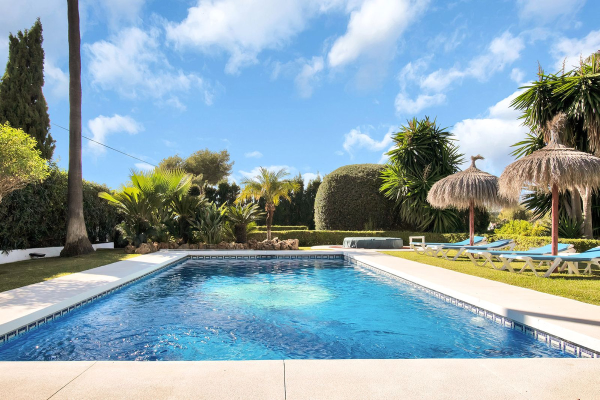 Casa de 4 Dormitorios en venta en San Pedro de Alcántara