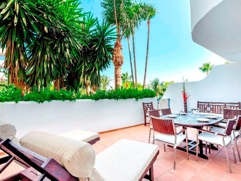 Piso de 3 Dormitorios y 2 Baños en venta en Puerto Banús, Marbella