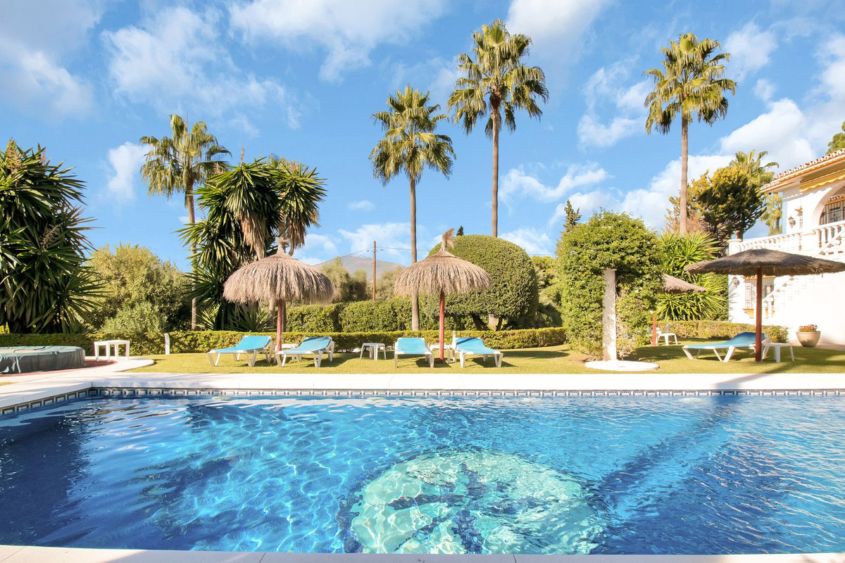 Casa de 4 Dormitorios en venta en San Pedro de Alcántara