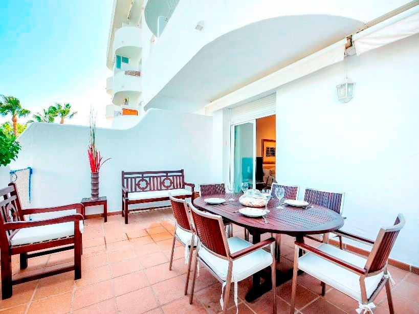 Piso de 3 Dormitorios y 2 Baños en venta en Puerto Banús, Marbella