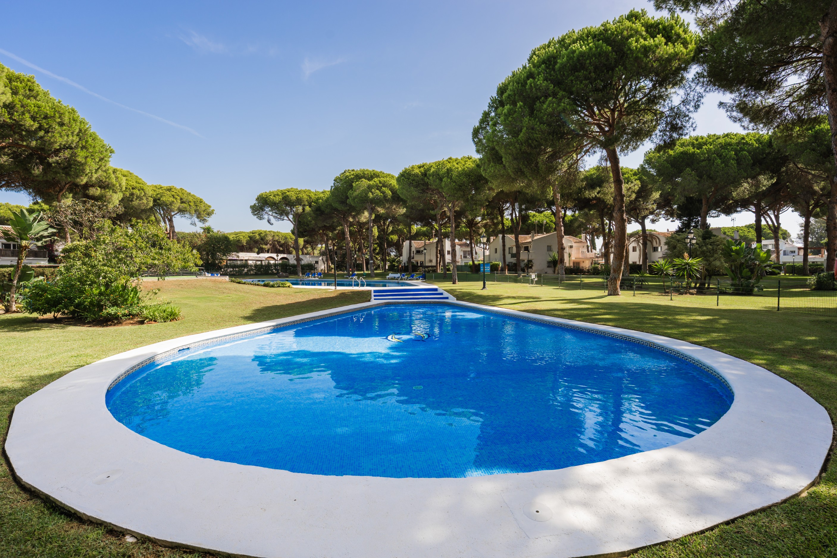 Casa Adosada de 4 Dormitorios en venta en El Paraíso