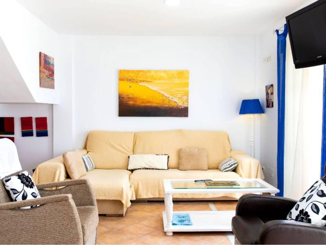 Casa Adosada de 4 Dormitorios en venta en La Herradura