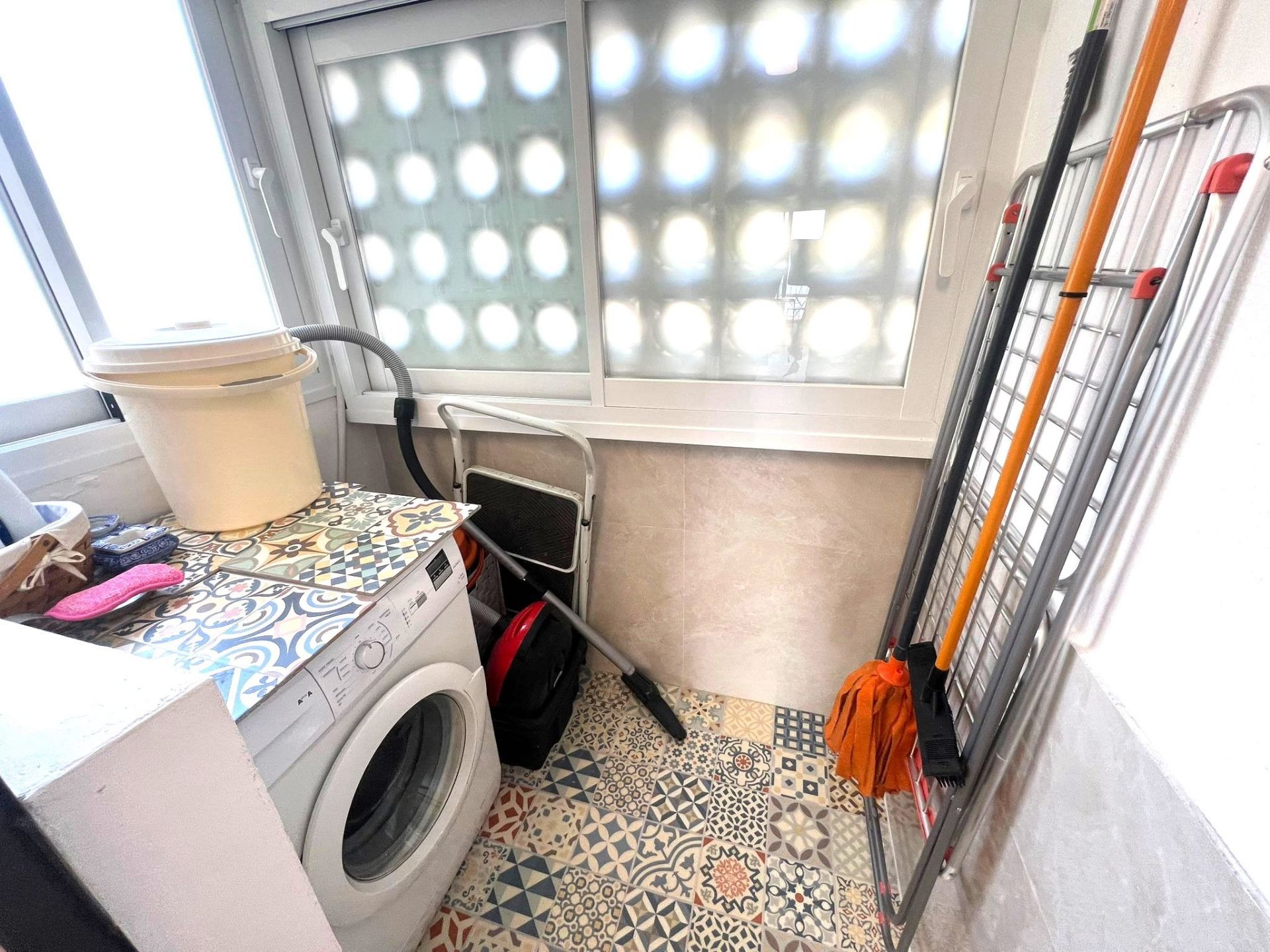 Piso de 2 Dormitorios y 2 Baños en venta en Calahonda, Mijas