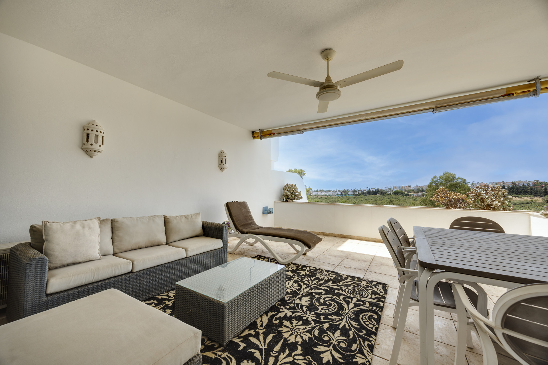 Piso de 2 Dormitorios y 2 Baños en venta en Guadalmina Alta, San Pedro de Alcántara