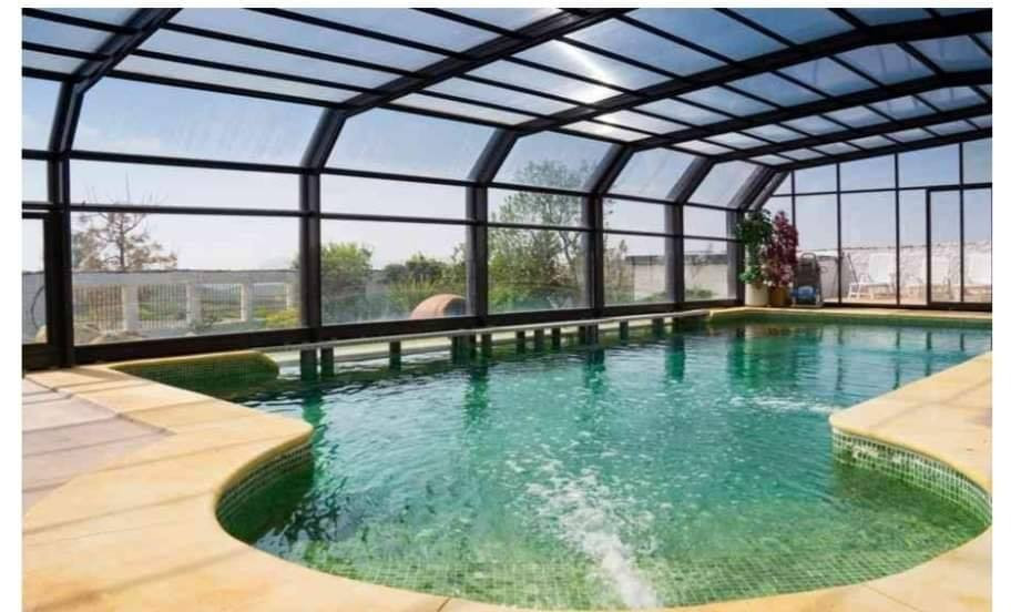 Finca de 20 Dormitorios y 15 Baños en venta en Mollina