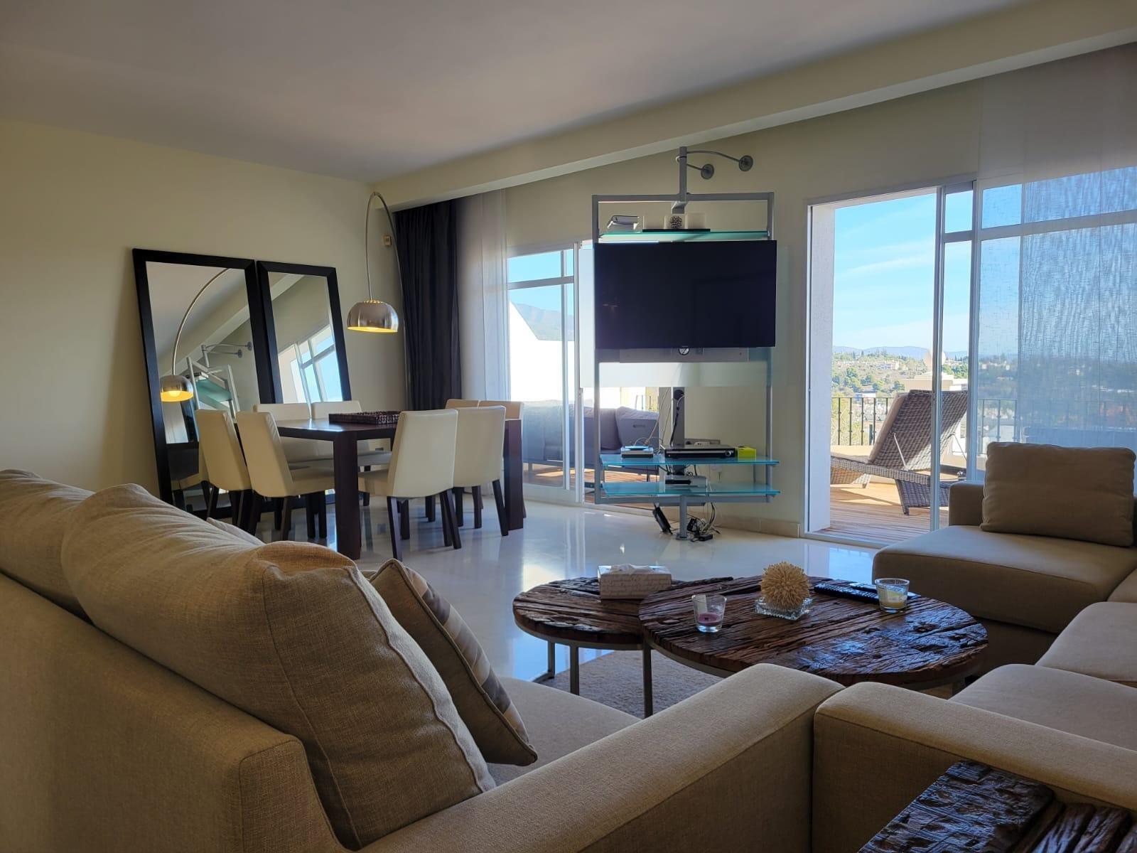 Casa Adosada de 3 Dormitorios en venta en Nueva Andalucía, Marbella