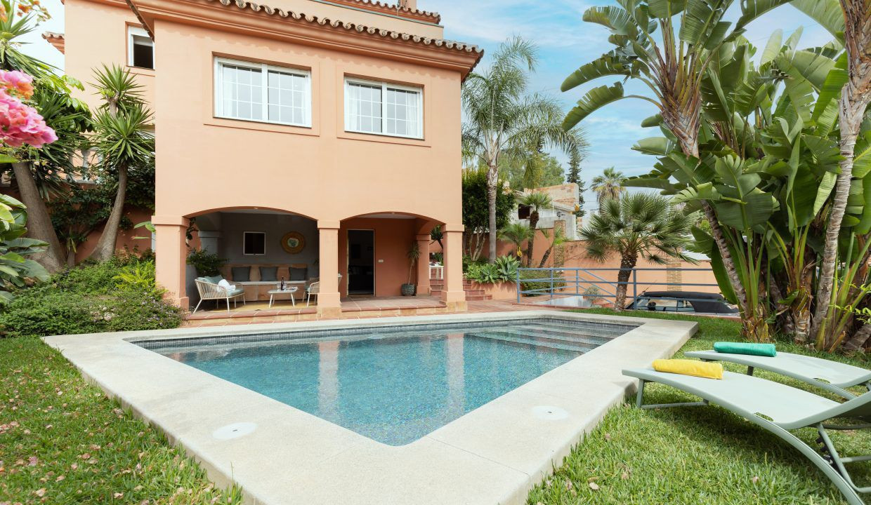 Casa de 4 Dormitorios en venta en Nueva Andalucía, Marbella