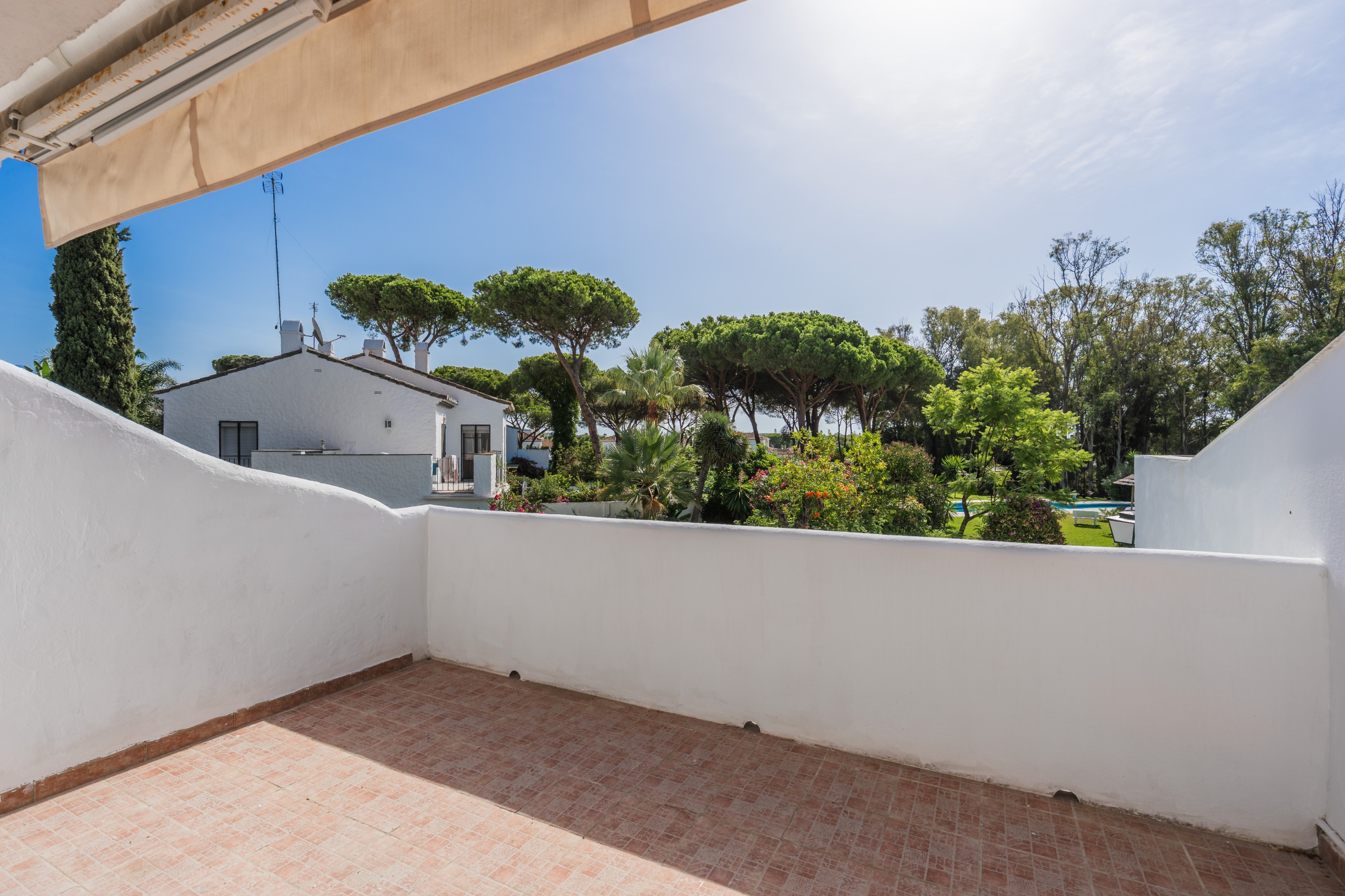Casa Adosada de 4 Dormitorios en venta en El Paraíso