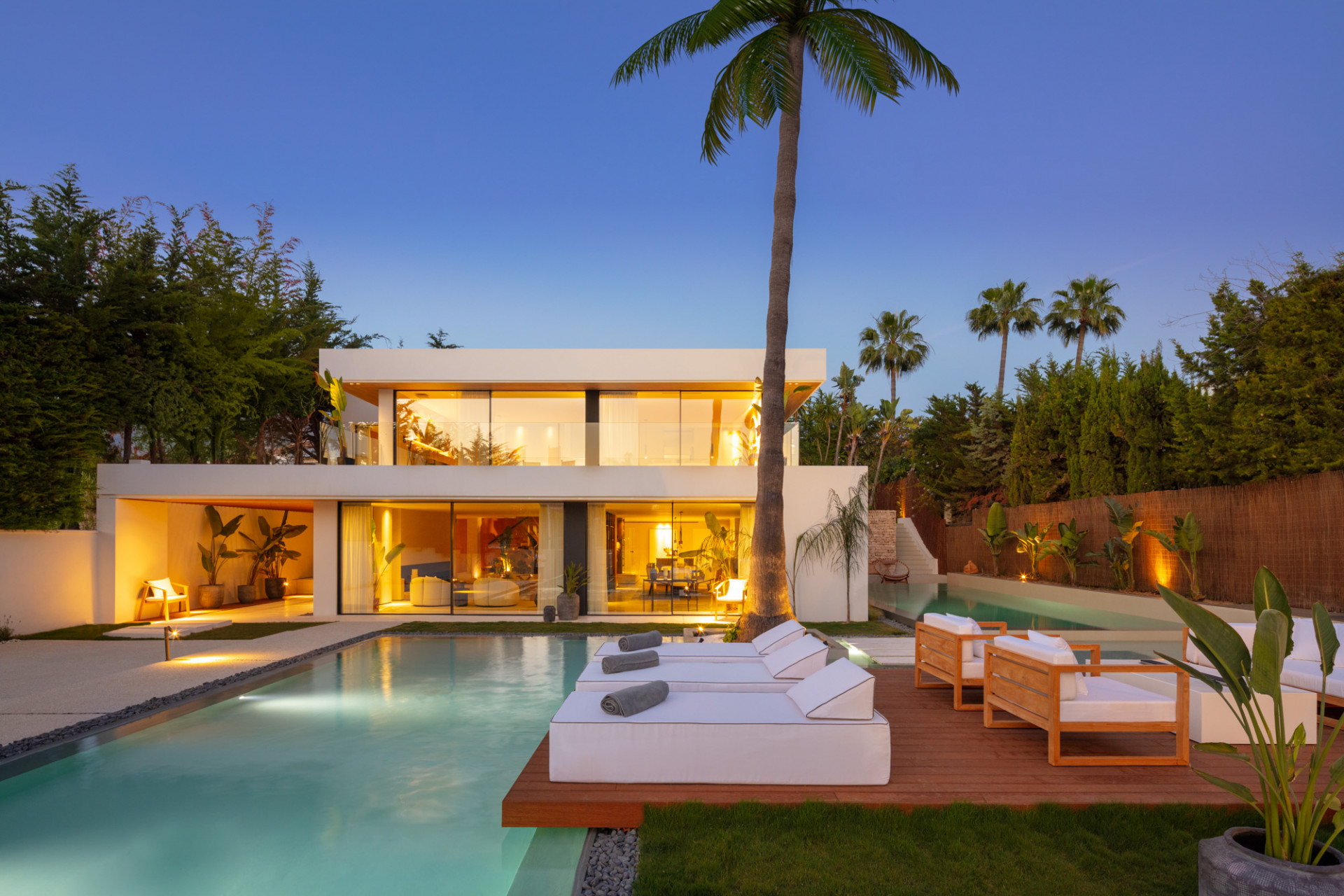 Casa de 4 Dormitorios en venta en Nueva Andalucía, Marbella