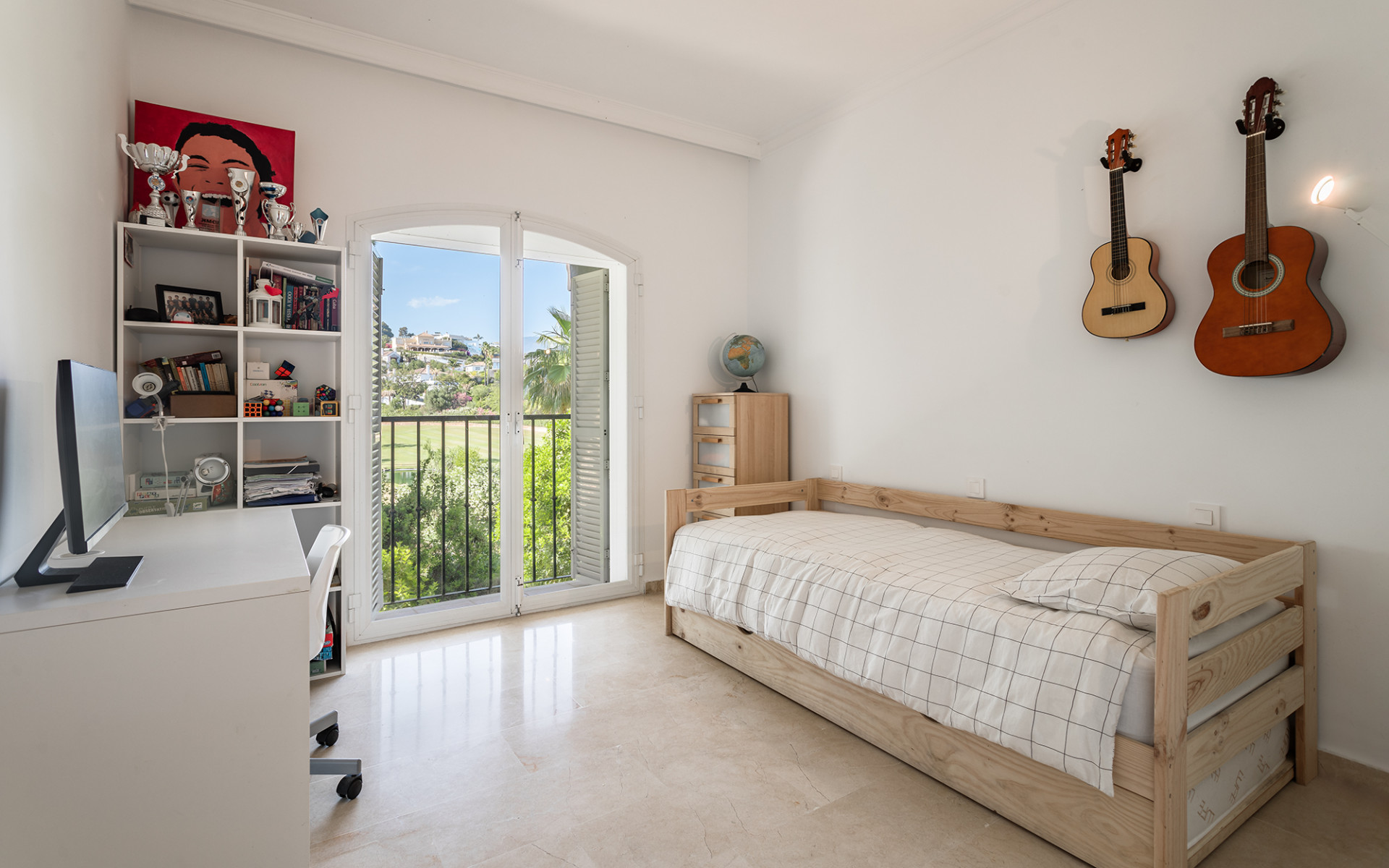 Casa Adosada de 4 Dormitorios y 4 Baños en venta en La Quinta, Benahavís