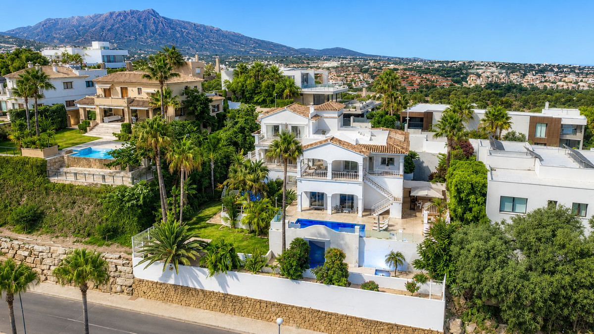 Casa de 5 Dormitorios y 5 Baños en venta en Benahavís