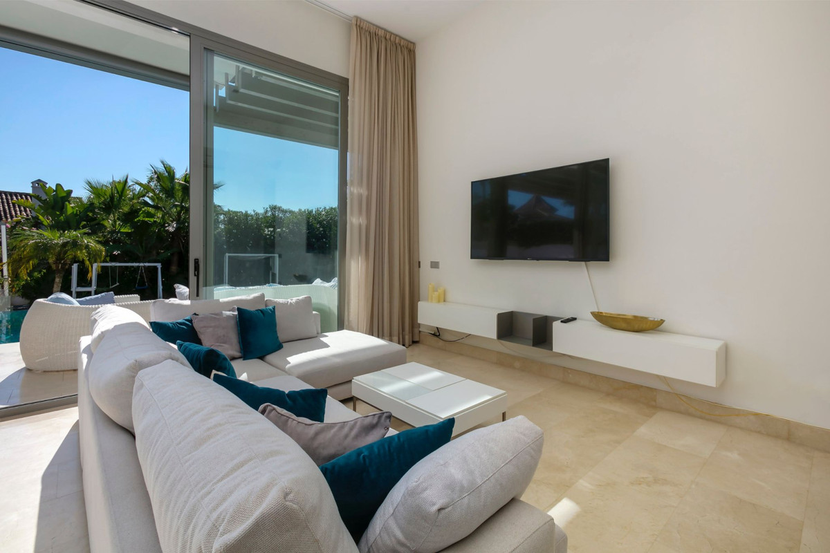 Casa de 5 Dormitorios y 4 Baños en venta en Benahavís