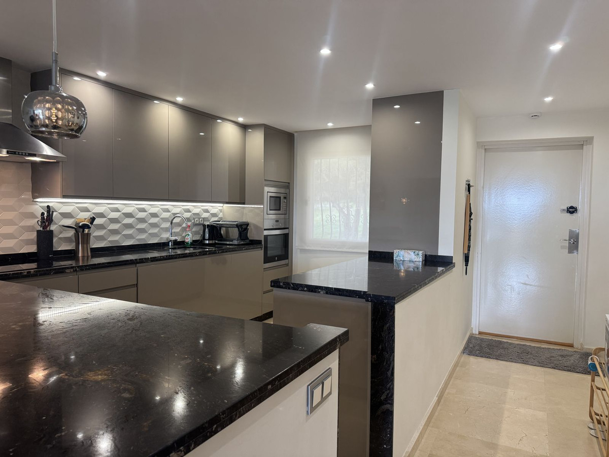 2 Slaapk. - Appartement te huur in Atalaya, Estepona