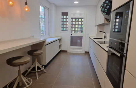 Ático de 4 Dormitorios y 5 Baños en alquiler en Nagüeles, Marbella