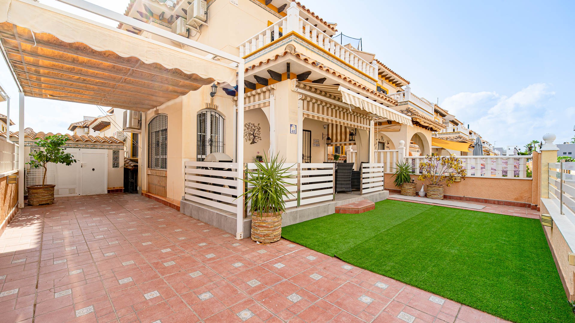 Casa de 3 Dormitorios y 2 Baños en venta en Orihuela Costa