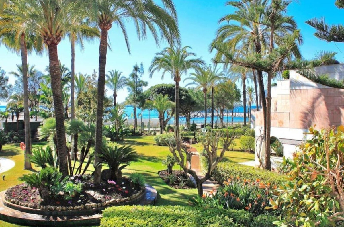 Piso de 5 Dormitorios en venta en Puerto Banús