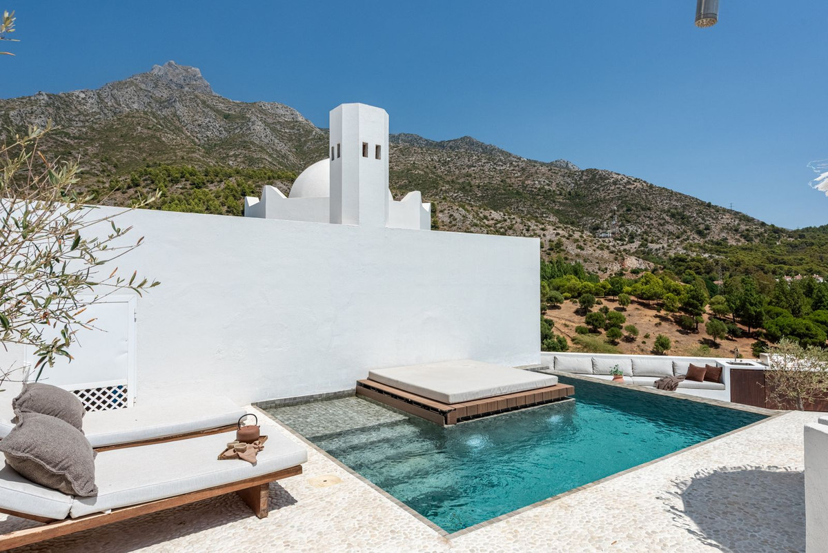 Ático de 3 Dormitorios en venta en Milla de Oro, Marbella