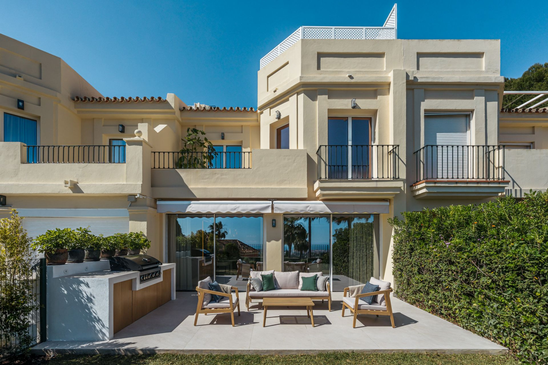 Casa Adosada de 3 Dormitorios en venta en La Quinta, Benahavís