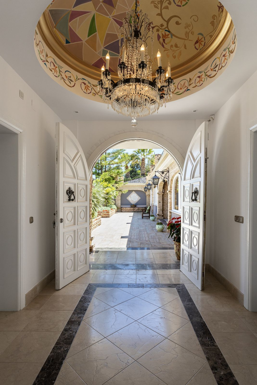 Casa de 5 Dormitorios y 7 Baños en venta en Benahavís