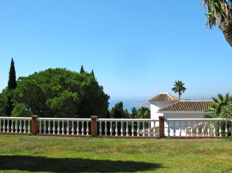 Casa de 3 Dormitorios en venta en Arroyo de la Miel, Benalmádena
