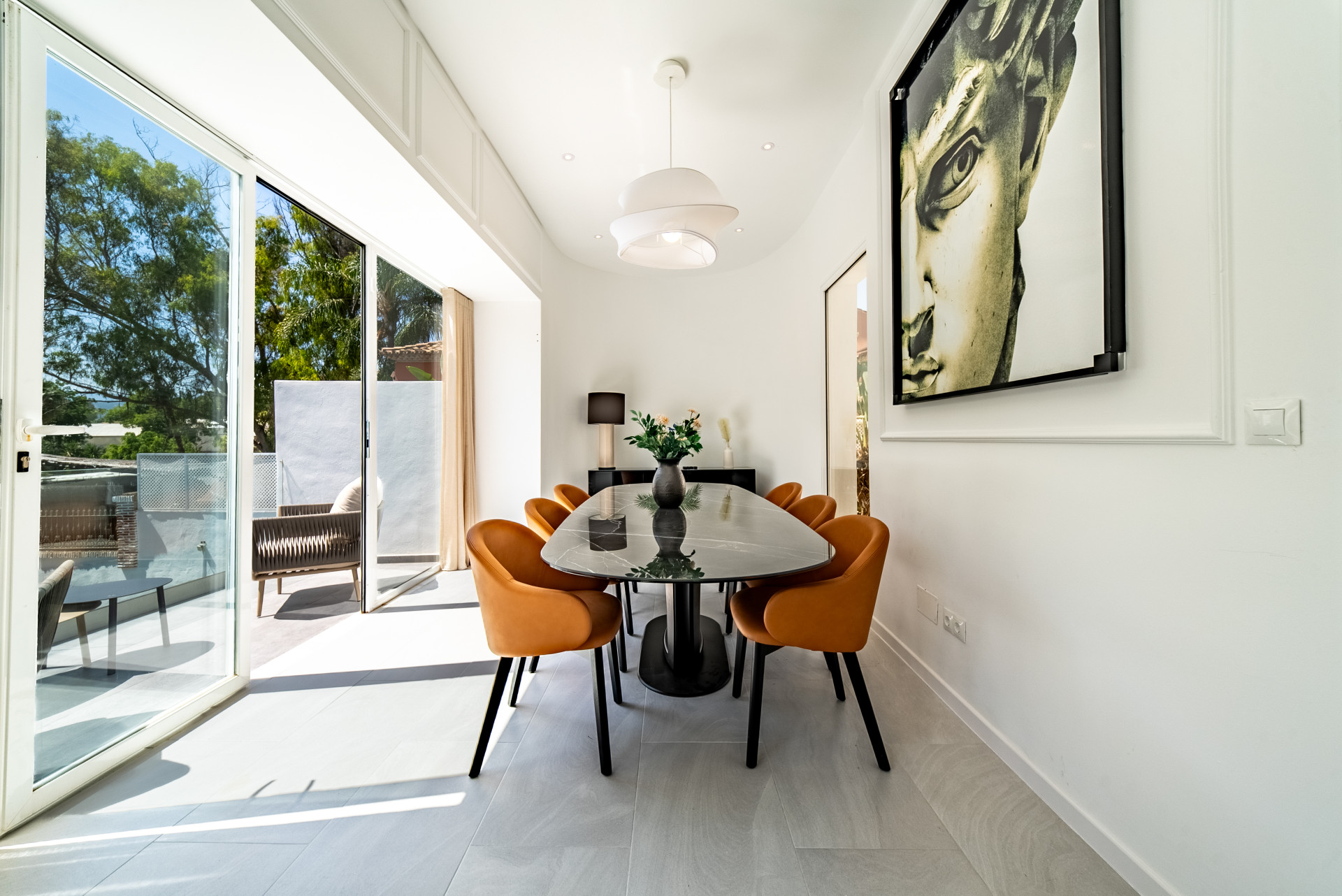 Casa de 4 Dormitorios y 5 Baños en alquiler en Nueva Andalucía, Marbella