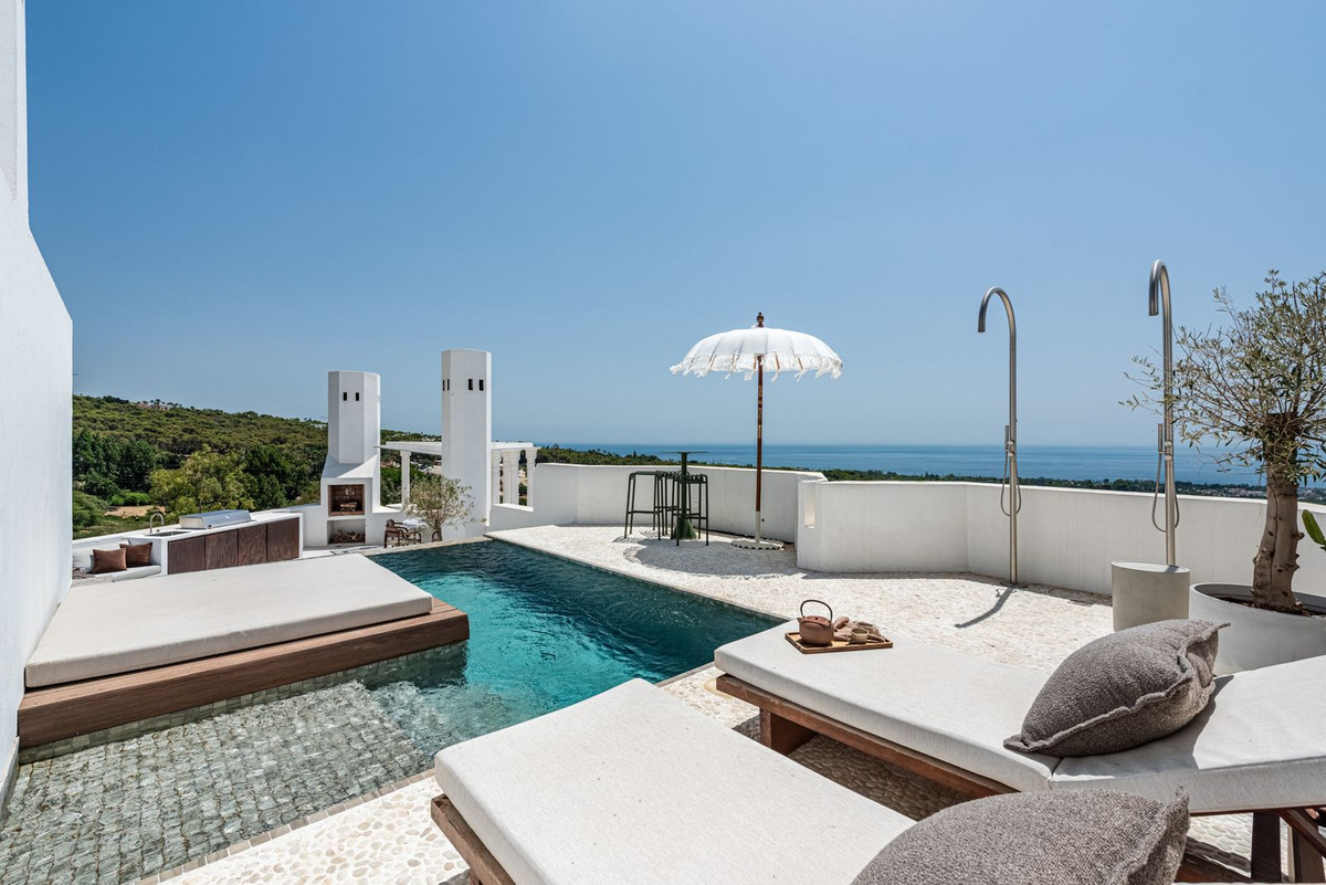 Ático de 3 Dormitorios en venta en Milla de Oro, Marbella