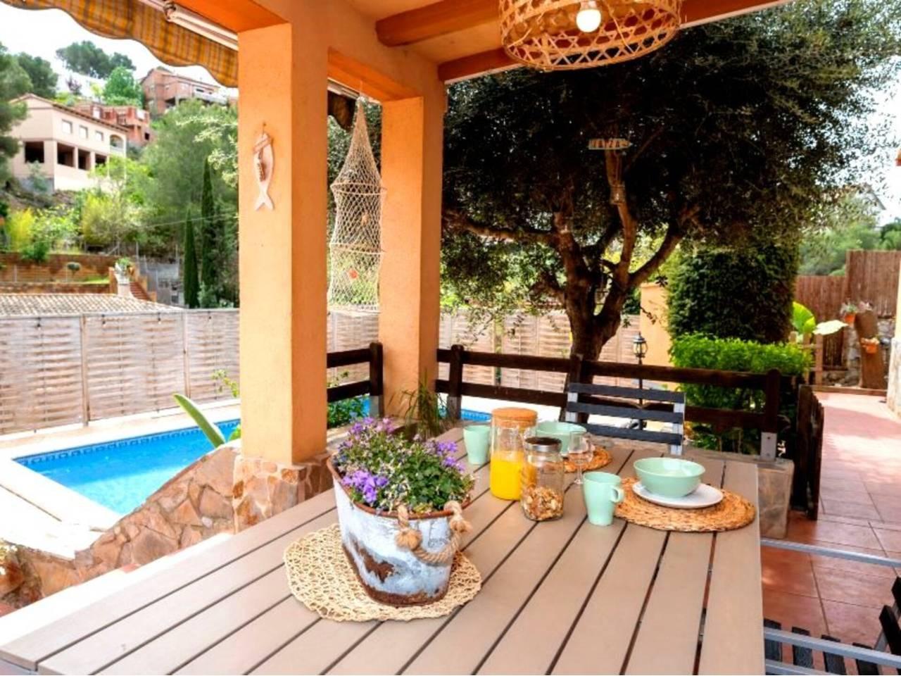 Casa Adosada de 3 Dormitorios en venta en Castellet i La Gornal