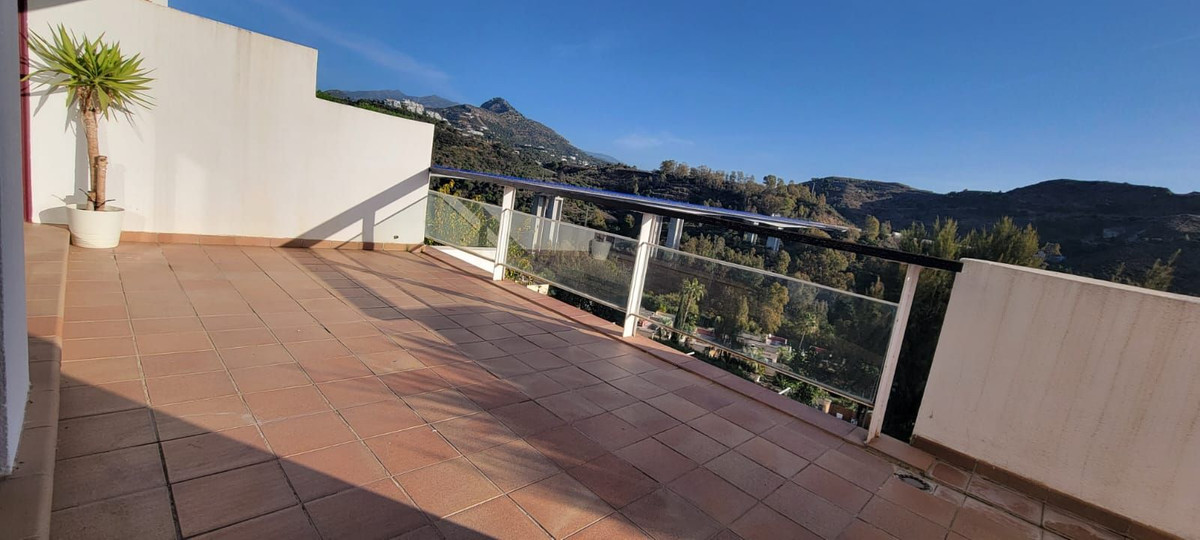 Piso de 2 Dormitorios en venta en Estepona