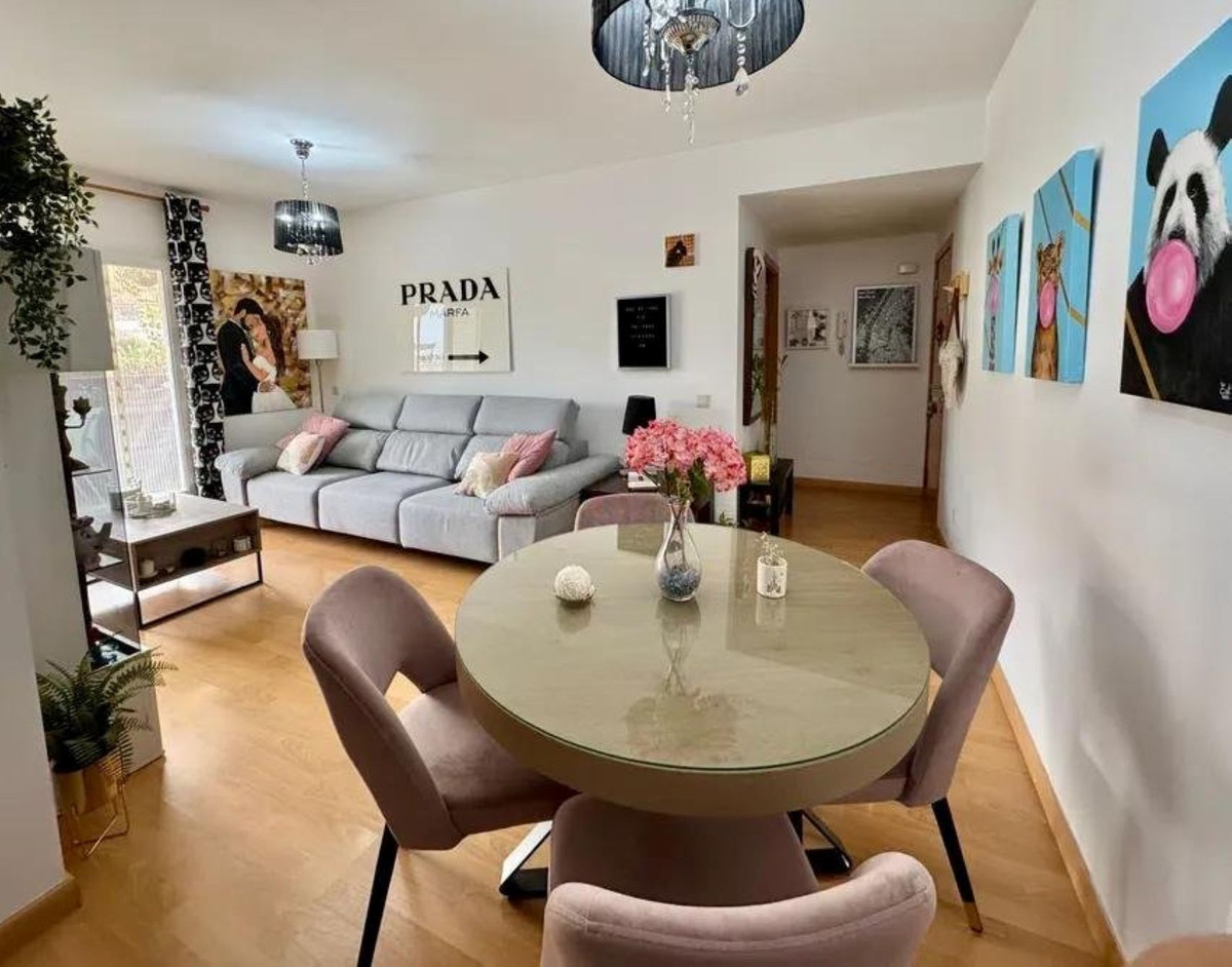 Piso de 2 Dormitorios y 2 Baños en venta en Benalmádena
