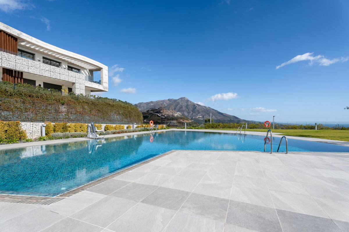 Piso de 3 Dormitorios y 2 Baños en venta en La Quinta, Benahavís