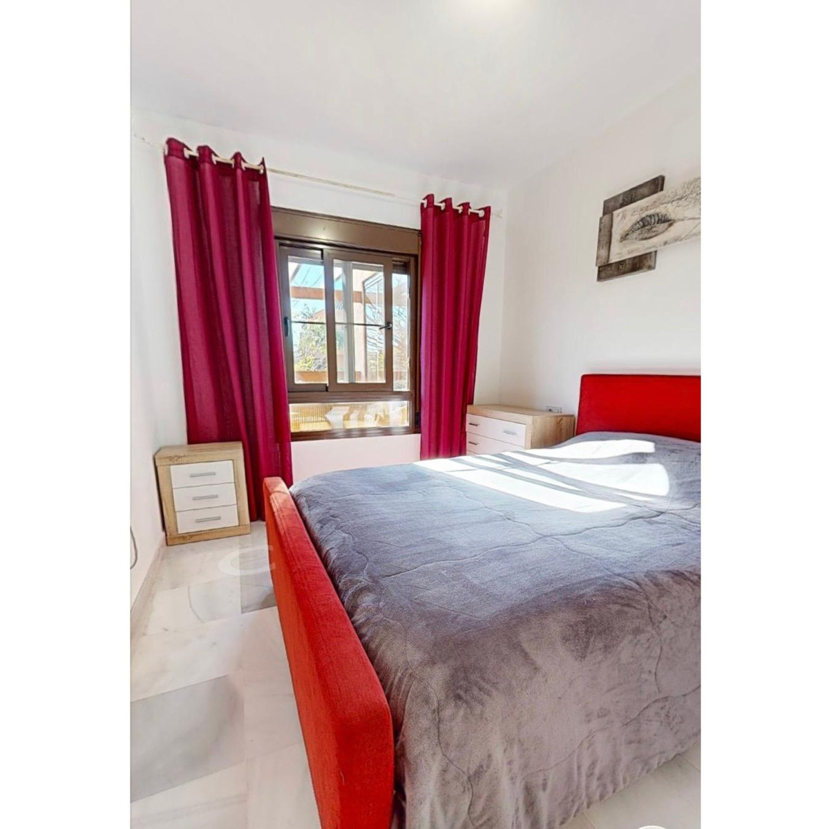 Piso de 4 Dormitorios y 3 Baños en venta en Estepona
