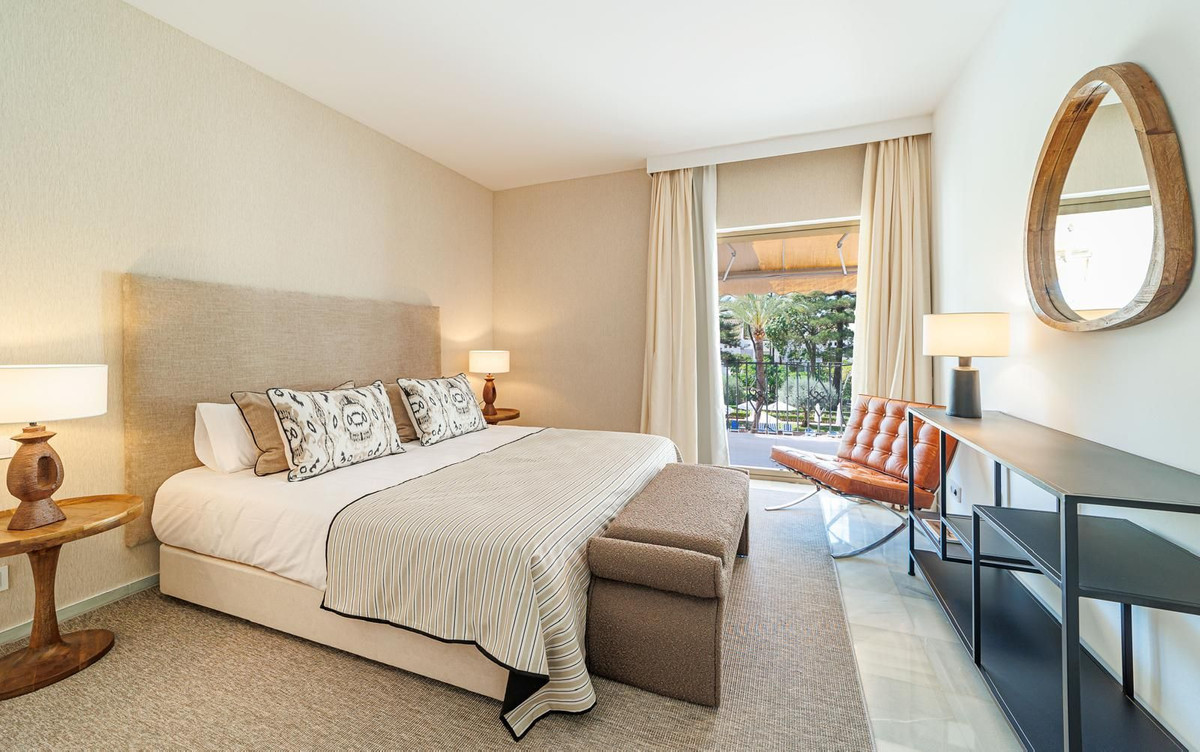 Piso de 2 Dormitorios en venta en Puerto Banús, Marbella
