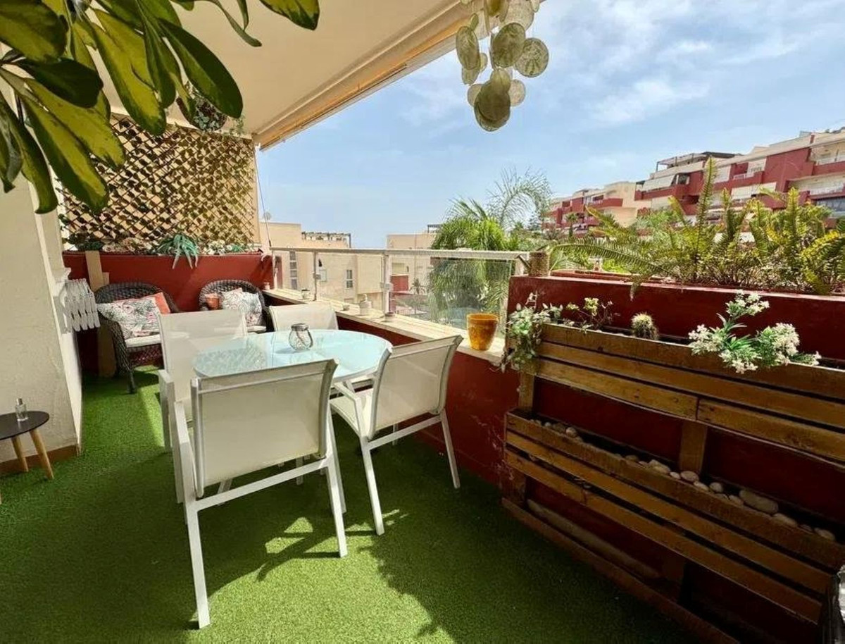 Piso de 2 Dormitorios y 2 Baños en venta en Benalmádena