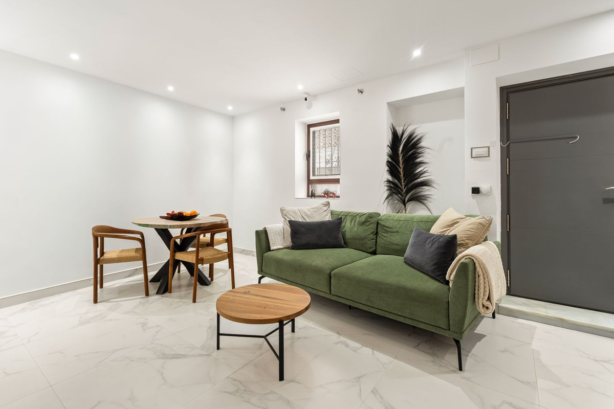 Casa Adosada de 1 Dormitorio y 2 Baños en venta en Estepona