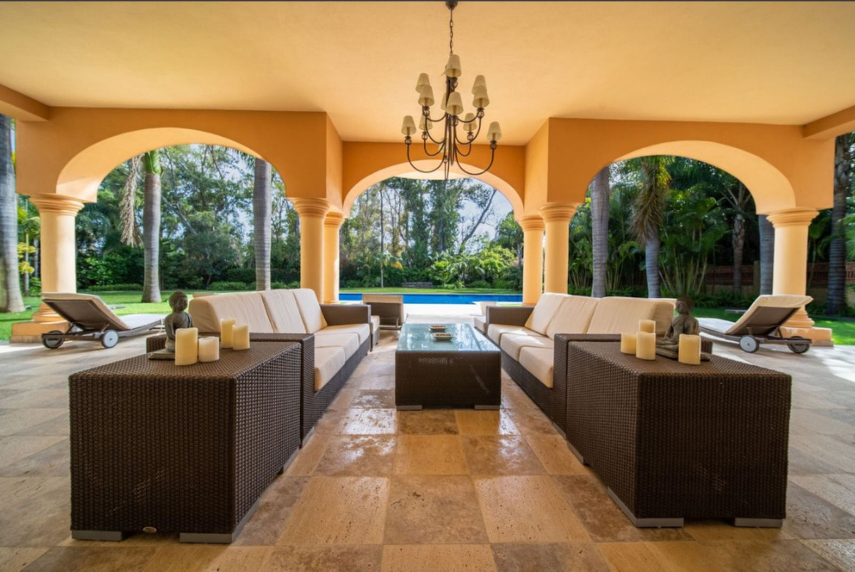 Casa de 8 Dormitorios en venta en Guadalmina Baja, San Pedro de Alcántara