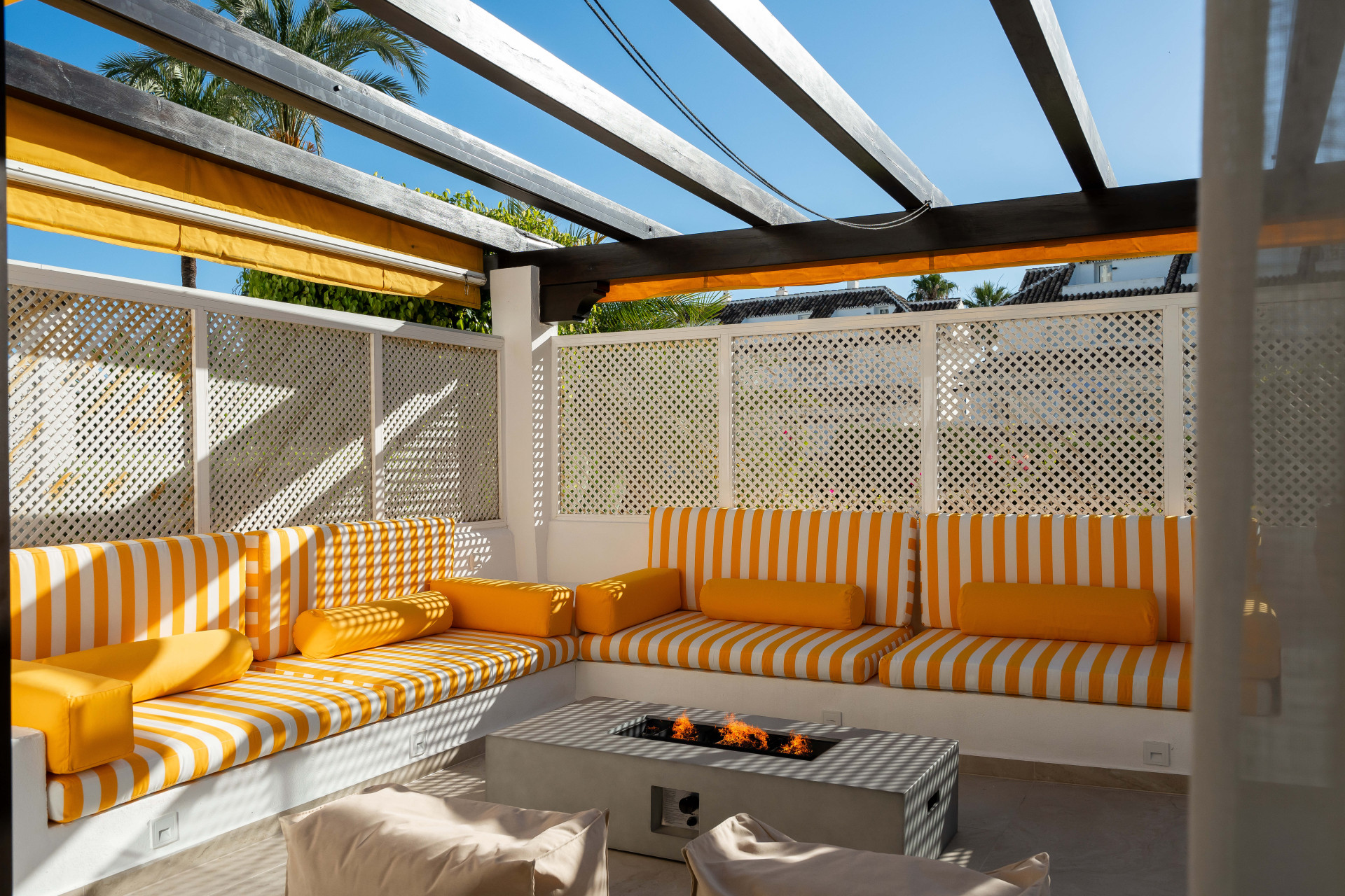 Piso de 3 Dormitorios y 2 Baños en venta en Nueva Andalucía, Marbella
