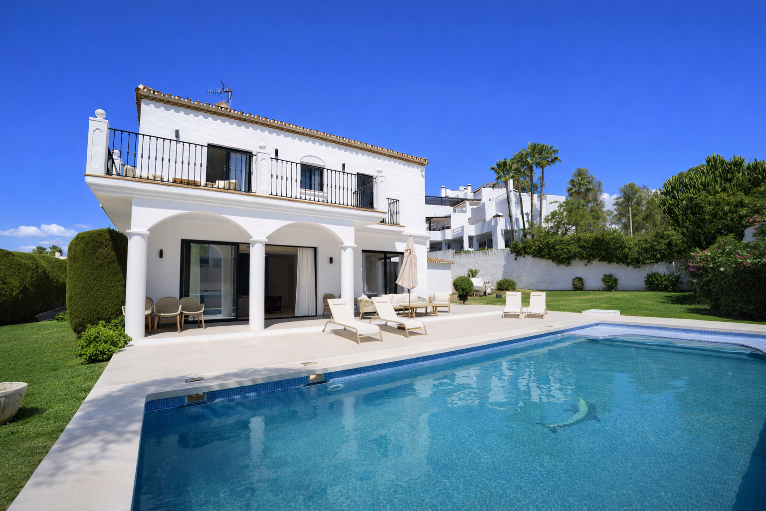 Casa de 4 Dormitorios en venta en Nueva Andalucía, Marbella