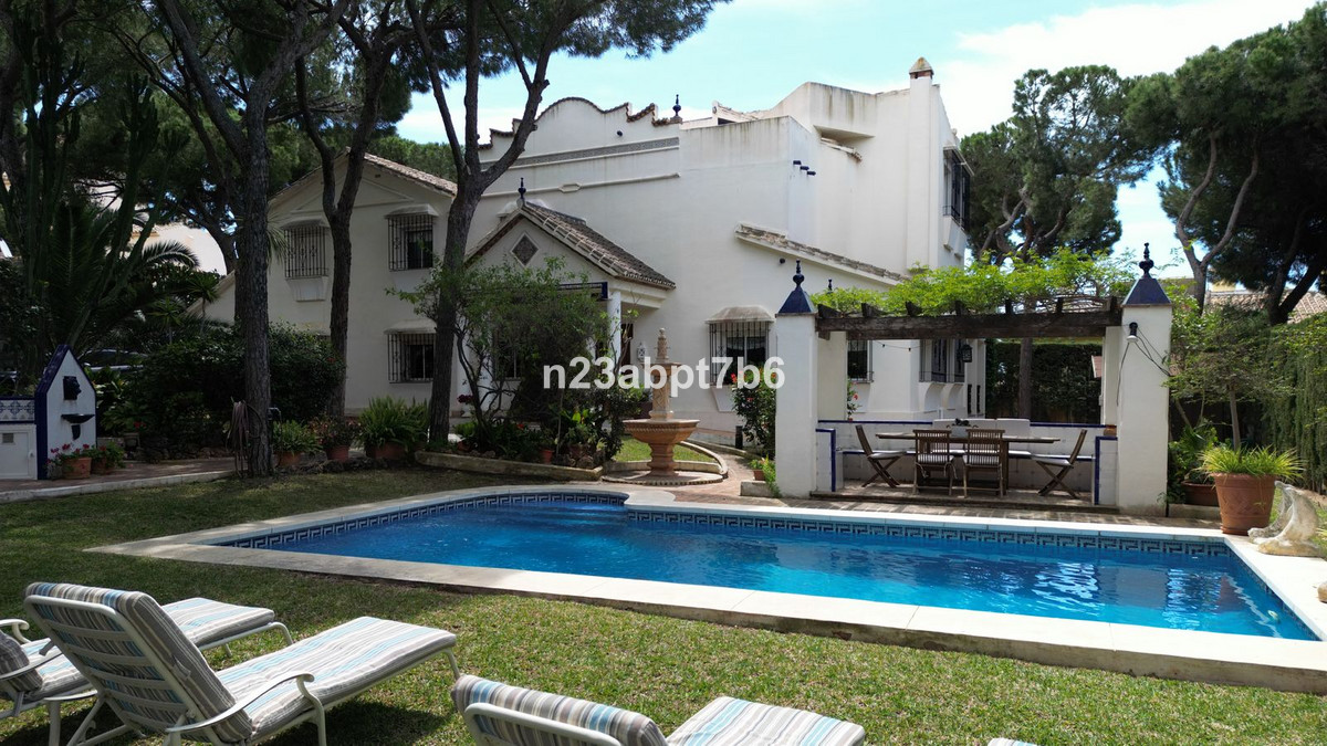 Las Chapas, Marbella
